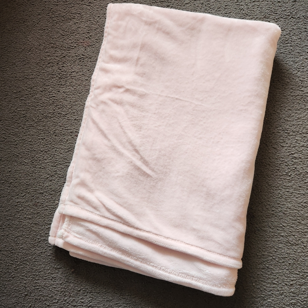 KATE SPADE New York Decorative Throw Pink Soft Blanket Cozy Home 50 x 70 - Picture 4 of 4